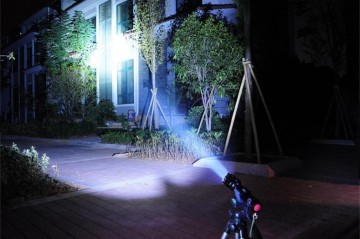 LED zaklamp - 900 lumen - USB oplaadbaar met fietshouder - MCE220